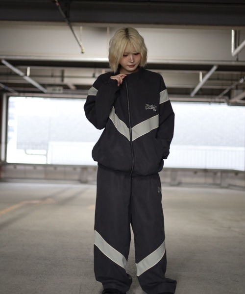 ATMARK（アットマーク）の「《2サイズ展開　/　UNISEX　》ATMARKグラフティピーチトラックジャケット　切り替え（セットアップ・レディース・チャコール/カーキ/オフホワイト・M/L）」の18枚目の写真