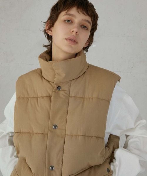 LA PEAU DE GEM(ラポドゥジェム)の「【LA PEAU DE GEM】bomber vest/ボンバーベスト(ダウンベスト・レディース・ベージュ/ブラック・FREE)」の17枚目の写真