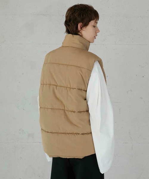 LA PEAU DE GEM(ラポドゥジェム)の「【LA PEAU DE GEM】bomber vest/ボンバーベスト(ダウンベスト・レディース・ベージュ/ブラック・FREE)」の15枚目の写真