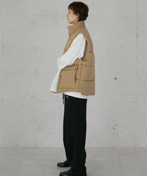 LA PEAU DE GEM(ラポドゥジェム)の「【LA PEAU DE GEM】bomber vest/ボンバーベスト(ダウンベスト・レディース・ベージュ/ブラック・FREE)」の21枚目の写真