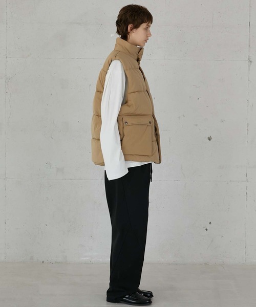 LA PEAU DE GEM(ラポドゥジェム)の「【LA PEAU DE GEM】bomber vest/ボンバーベスト(ダウンベスト・レディース・ベージュ/ブラック・FREE)」の20枚目の写真