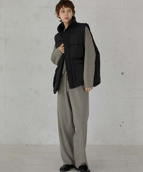 LA PEAU DE GEM(ラポドゥジェム)の「【LA PEAU DE GEM】bomber vest/ボンバーベスト(ダウンベスト・レディース・ベージュ/ブラック・FREE)」の10枚目の写真