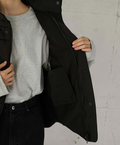 LA PEAU DE GEM(ラポドゥジェム)の「【LA PEAU DE GEM】bomber vest/ボンバーベスト(ダウンベスト・レディース・ベージュ/ブラック・FREE)」の11枚目の写真