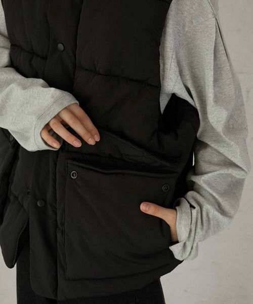 LA PEAU DE GEM(ラポドゥジェム)の「【LA PEAU DE GEM】bomber vest/ボンバーベスト(ダウンベスト・レディース・ベージュ/ブラック・FREE)」の13枚目の写真