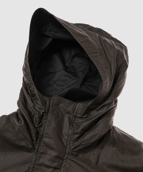 LEMAIRE(ルメール)の「SHORT RAIN PARKA(ブルゾン・メンズ・ブラウン系その他/ベージュ系その他・46/44)」の4枚目の写真