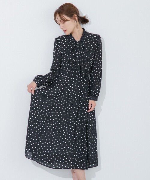TOCCA(トッカ)の「【chayさん・八木アリサさん着用】PROMISE RIBBON ROSETTE ドット柄ドレス(ワンピース・レディース・ブラック系5/アイボリー系5・6/4/2/0)」の1枚目の写真