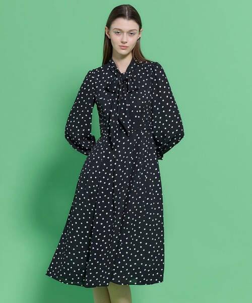 TOCCA(トッカ)の「【chayさん・八木アリサさん着用】PROMISE RIBBON ROSETTE ドット柄ドレス(ワンピース・レディース・ブラック系5/アイボリー系5・6/4/2/0)」の9枚目の写真