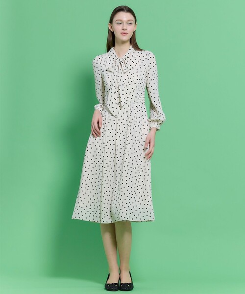 TOCCA(トッカ)の「【chayさん・八木アリサさん着用】PROMISE RIBBON ROSETTE ドット柄ドレス(ワンピース・レディース・ブラック系5/アイボリー系5・6/4/2/0)」の7枚目の写真