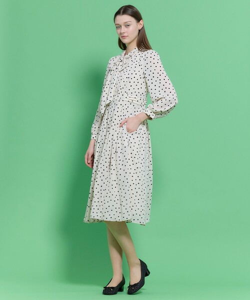 TOCCA(トッカ)の「【chayさん・八木アリサさん着用】PROMISE RIBBON ROSETTE ドット柄ドレス(ワンピース・レディース・ブラック系5/アイボリー系5・6/4/2/0)」の6枚目の写真
