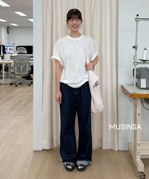 GLOWNY（グロウニ―）の「901 LOW-RISE WIDE LEG JEANS (DEEP BLUE)（デニムパンツ・レディース・その他・MEDIUM/LARGE/X-SMALL）」の8枚目の写真