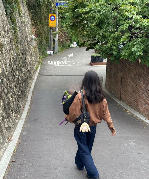 GLOWNY（グロウニ―）の「901 LOW-RISE WIDE LEG JEANS (DEEP BLUE)（デニムパンツ・レディース・その他・MEDIUM/LARGE/X-SMALL）」の11枚目の写真