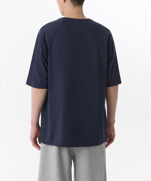 MUSINSA STANDARD（ムシンサスタンダード）の「リラックスドラグランTシャツ[ネイビー]（Tシャツ/カットソー・メンズ・その他・SMALL/MEDIUM/LARGE/X-LARGE/XX-LARGE/XXX-LARGE）」の2枚目の写真