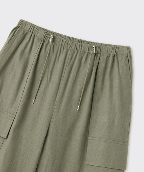 MUSINSA STANDARD WOMAN（ムシンサスタンダードウーマン）の「ウィメンズリネンブレンドワイドカーゴバンディングパンツ[ライトカーキ]（その他パンツ・レディース・その他・30/24/26/28）」の4枚目の写真