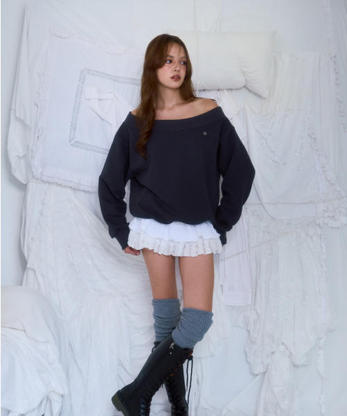 ROSEFRANTZ（ロゼフランツ）の「Off Shoulder Sweatshirt [Charcoal]（スウェット・レディース・ダークグレー・FREE）」の4枚目の写真
