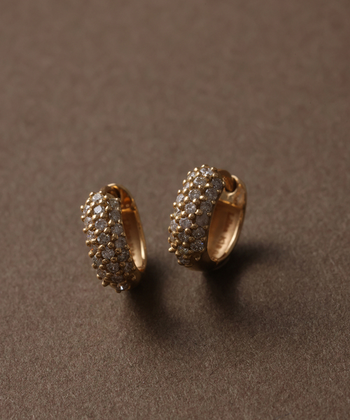 Lilas(リラ)の「beansパヴェダイヤフープピアス K18(両耳)(ピアス(両耳用)・レディース・ゴールド・FREE)」の1枚目の写真
