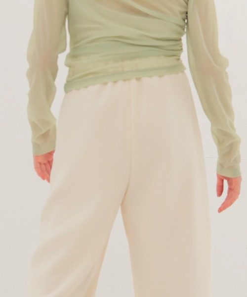 DRESSLAVE(ドレスレイブ)の「double satin hem tuck pants(ダブルサテンヘムタックパンツ)(その他パンツ・レディース・ホワイト/ブラック・36/38)」の9枚目の写真