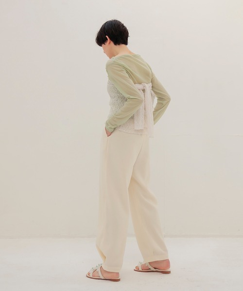 DRESSLAVE(ドレスレイブ)の「double satin hem tuck pants(ダブルサテンヘムタックパンツ)(その他パンツ・レディース・ホワイト/ブラック・36/38)」の17枚目の写真