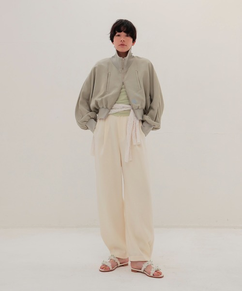 DRESSLAVE(ドレスレイブ)の「double satin hem tuck pants(ダブルサテンヘムタックパンツ)(その他パンツ・レディース・ホワイト/ブラック・36/38)」の15枚目の写真