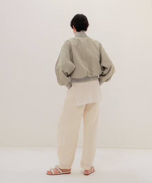 DRESSLAVE(ドレスレイブ)の「double satin hem tuck pants(ダブルサテンヘムタックパンツ)(その他パンツ・レディース・ホワイト/ブラック・36/38)」の14枚目の写真