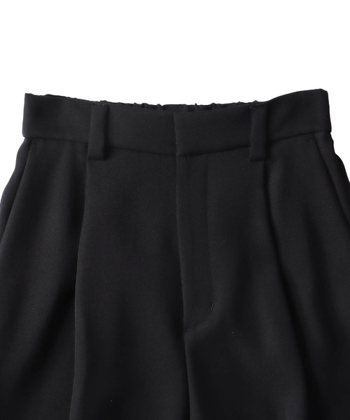 DRESSLAVE(ドレスレイブ)の「double satin hem tuck pants(ダブルサテンヘムタックパンツ)(その他パンツ・レディース・ホワイト/ブラック・36/38)」の20枚目の写真