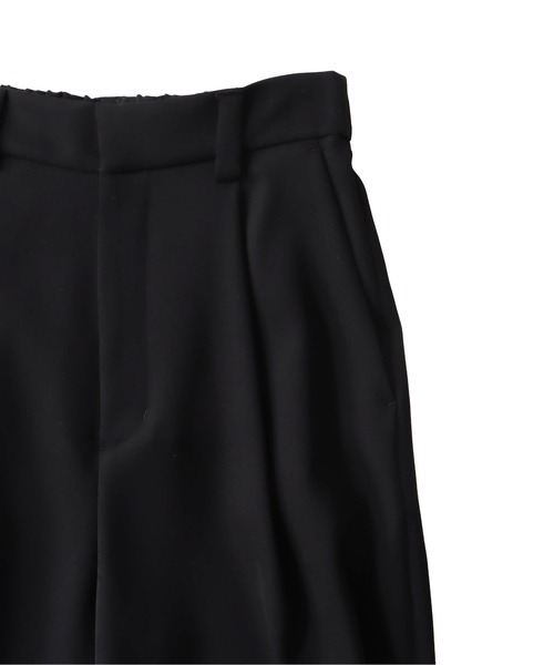 DRESSLAVE(ドレスレイブ)の「double satin hem tuck pants(ダブルサテンヘムタックパンツ)(その他パンツ・レディース・ホワイト/ブラック・36/38)」の19枚目の写真