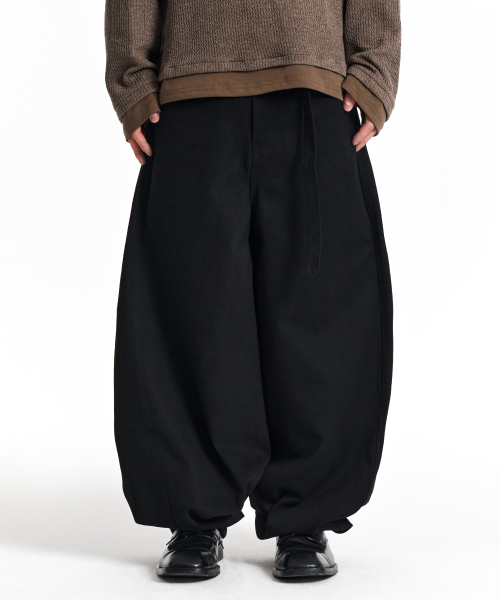 KICHUL（キチョル）の「Belted Volume Fit Cotton Pants (Black)（その他パンツ・メンズ・その他・SMALL/MEDIUM/LARGE）」の2枚目の写真