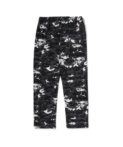 A BATHING APE(アベイシングエイプ)の「MULTI PIXEL CAMO WIDE LEG SWEAT PATNS(スウェットパンツ・メンズ・ブラック/グリーン・X-LARGE/LARGE/SMALL/MEDIUM)」の3枚目の写真