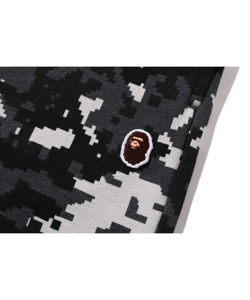 A BATHING APE(アベイシングエイプ)の「MULTI PIXEL CAMO WIDE LEG SWEAT PATNS(スウェットパンツ・メンズ・ブラック/グリーン・X-LARGE/LARGE/SMALL/MEDIUM)」の5枚目の写真