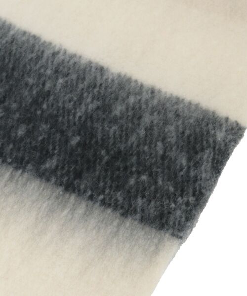 Green　Parks（グリーンパークス）の「ボリュームマフラー（マフラー・レディース・ブルー系その他/レッド/ブラック系その他4/オフホワイト/グレー/ピンク系その他・FREE）」の9枚目の写真