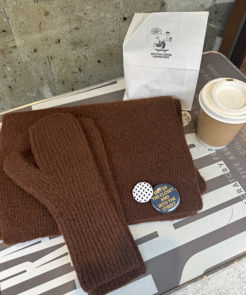 CIAOPANIC TYPY(チャオパニックティピー)の「缶バッチ付きマフラー×手袋3点セット(マフラー・レディース・ブラウン/アイボリー/サックスブルー/グレー・ONE SIZE)」の8枚目の写真