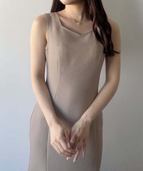 mipiarl（ミピアール）の「薄手ツイードノースリマーメイドワンピース（ワンピース・レディース・チャコール/グレイッシュベージュ/ブラック・SMALL/LARGE/MEDIUM）」の3枚目の写真