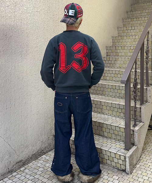 ARIES（アリーズ）の「【ARIES / アリーズ】 Faded Supportive Finger Raglan Sw AR2002104（スウェット・レディース・ブラック・MEDIUM）」の3枚目の写真