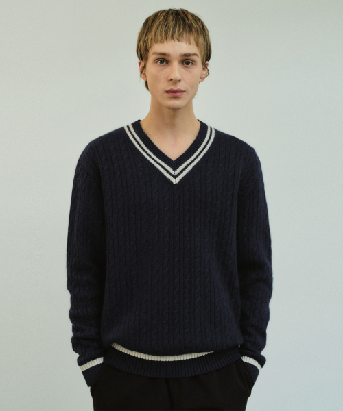 WEDNESDAY OASIS(ウェンズデーオアシス)の「オールウェイズケーブルVネックニット_3カラー(WC25-KN12)(ニット/セーター・メンズ・ブラウン/バーガンディー/ネイビー・LARGE/MEDIUM)」の4枚目の写真