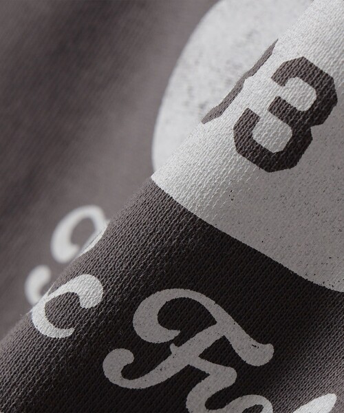 SHIPS（シップス）の「【SHIPS別注】TENNESSEE:〈洗濯機可能〉ロゴ スウェット（スウェット・レディース・ピンク/チャコールグレー・ONE SIZE）」の8枚目の写真