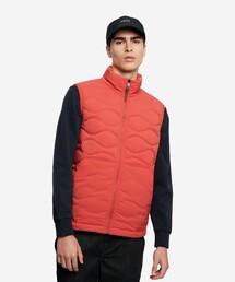 メンズのダウンベスト（レッド/赤色系・ブランドロゴ）ファッション