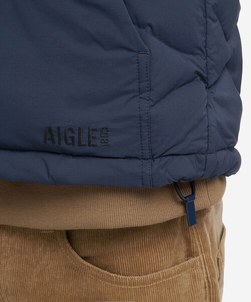 AIGLE（エーグル）の「撥水 キルティング ジップアップダウンベスト（ダウンベスト・メンズ・ダークネイビー/レッド/ベージュ・M/L）」の8枚目の写真