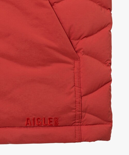 AIGLE（エーグル）の「撥水 キルティング ジップアップダウンベスト（ダウンベスト・メンズ・ダークネイビー/レッド/ベージュ・M/L）」の20枚目の写真