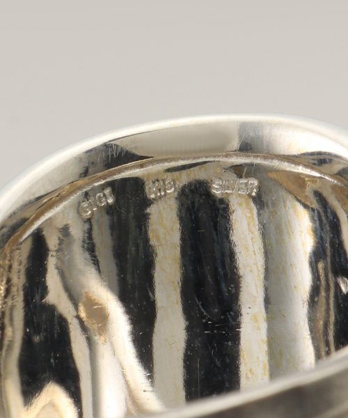 FRAMeWORK（フレームワーク）の「GIGI/ジジ altimis capped dust リング（リング・レディース・シルバー・11/15 ）」の5枚目の写真