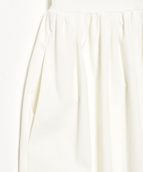 EFFE BEAMS(エッフェビームス)の「ROOM NO.8 BLACK / コンビ ギャザー ドレス(ワンピース・レディース・オフホワイト/ブラック・ONE SIZE)」の7枚目の写真