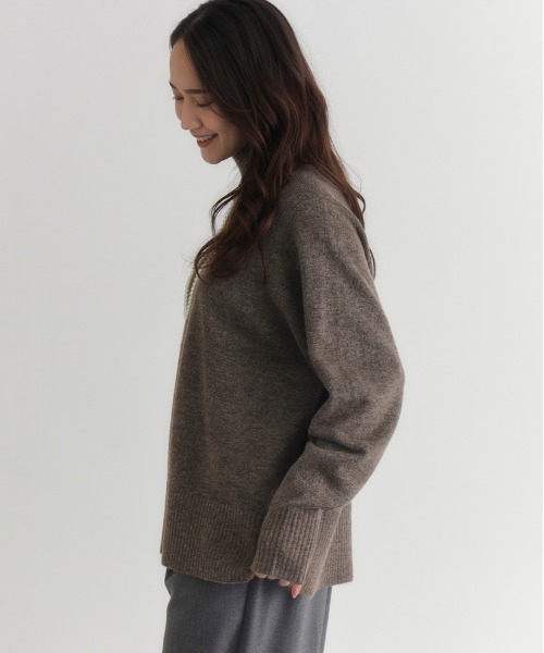 Right-on（ライトオン）の「【HONEYSUCKLE ROSE】ハイネックセーター (ボリューミーシルエット / 保温性 / レイヤードコーデ)（ニット/セーター・レディース・ブラウン/ダークグレー/グレー・M/L/S）」の5枚目の写真