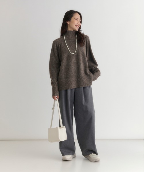 Right-on（ライトオン）の「【HONEYSUCKLE ROSE】ハイネックセーター (ボリューミーシルエット / 保温性 / レイヤードコーデ)（ニット/セーター・レディース・ブラウン/ダークグレー/グレー・M/L/S）」の7枚目の写真