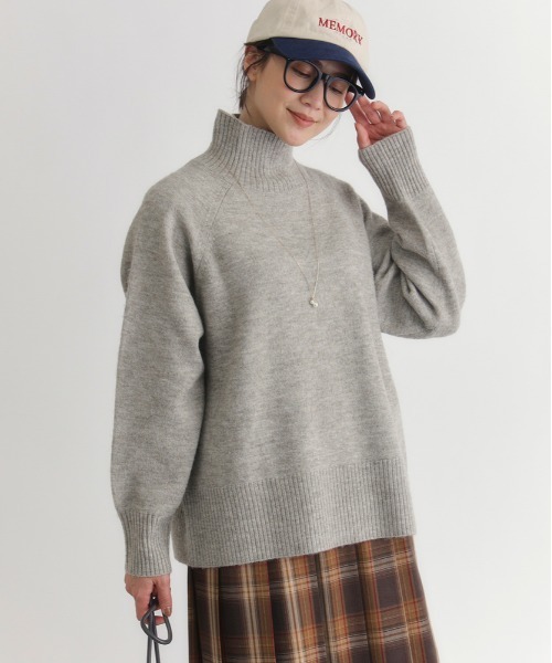 Right-on（ライトオン）の「【HONEYSUCKLE ROSE】ハイネックセーター (ボリューミーシルエット / 保温性 / レイヤードコーデ)（ニット/セーター・レディース・ブラウン/ダークグレー/グレー・M/L/S）」の11枚目の写真