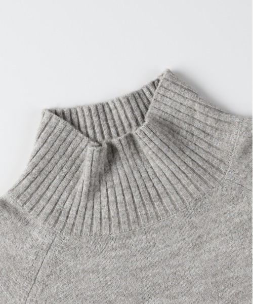 Right-on（ライトオン）の「【HONEYSUCKLE ROSE】ハイネックセーター (ボリューミーシルエット / 保温性 / レイヤードコーデ)（ニット/セーター・レディース・ブラウン/ダークグレー/グレー・M/L/S）」の16枚目の写真