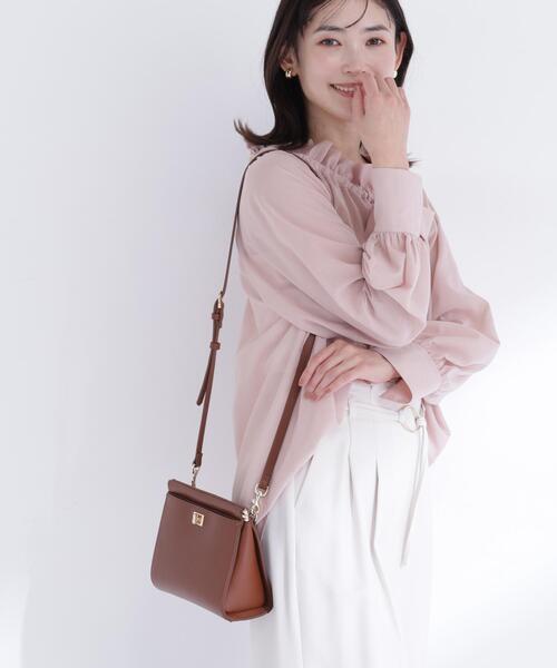NATURAL BEAUTY BASIC(ナチュラルビューティーベーシック)の「【Oggi掲載】【sweet掲載】スピンロックスクエアショルダー(ショルダーバッグ・レディース・ブルー/ブラック/ブラウン・フリ-)」の2枚目の写真