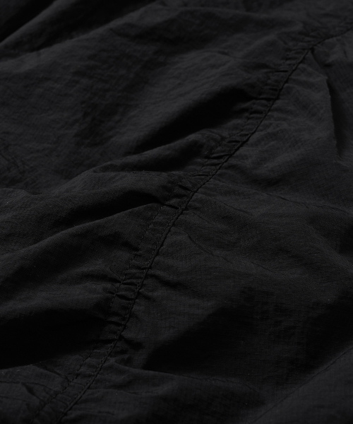 BROWNBREATH(ブラウンブレス)の「TAG NYLON SHIRRING PANTS - BLACK(その他パンツ・レディース・その他・L/XL/S/M)」の5枚目の写真
