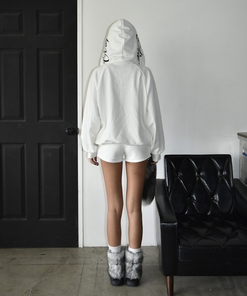 d.i.a.(ダイヤ)の「ヒップ レタリング スウェット ショートパンツ【セットアップ 対応可】(その他パンツ・レディース・ブラック/ホワイト/グレー/レッド・SMALL/MEDIUM)」の10枚目の写真