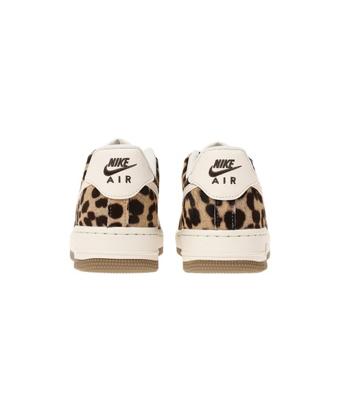 NIKE(ナイキ)の「NIKE WMNS AIR FORCE 1 07 IB7695-200(スニーカー・レディース・ブラウン・24cm/24.5cm/23cm/23.5cm/25cm)」の2枚目の写真