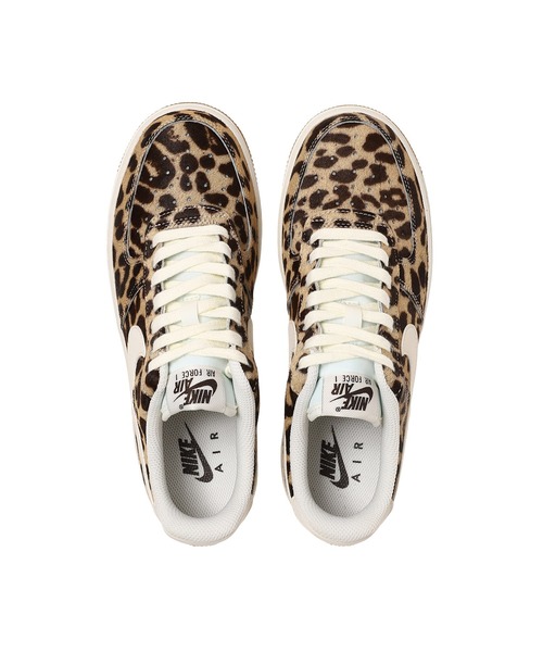 NIKE(ナイキ)の「NIKE WMNS AIR FORCE 1 07 IB7695-200(スニーカー・レディース・ブラウン・24cm/24.5cm/23cm/23.5cm/25cm)」の4枚目の写真
