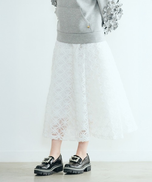 Audie a Muses(オーディアミューズ)の「フラワー立体刺繍スカート(スカート・レディース・ブラック/オフホワイト・42/38)」の21枚目の写真