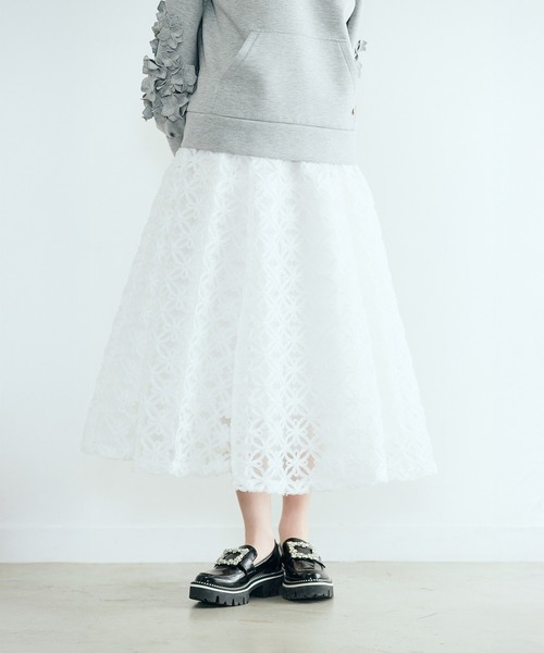 Audie a Muses(オーディアミューズ)の「フラワー立体刺繍スカート(スカート・レディース・ブラック/オフホワイト・42/38)」の22枚目の写真